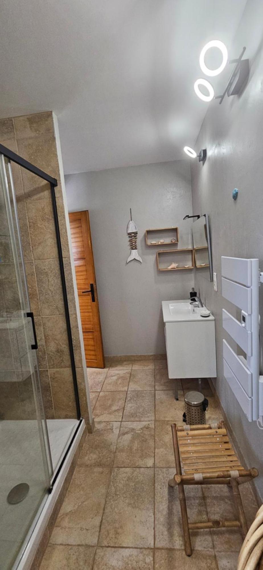 Gite Lapaz/Jacuzzi Prive/Piscine Draguignan Exterior photo