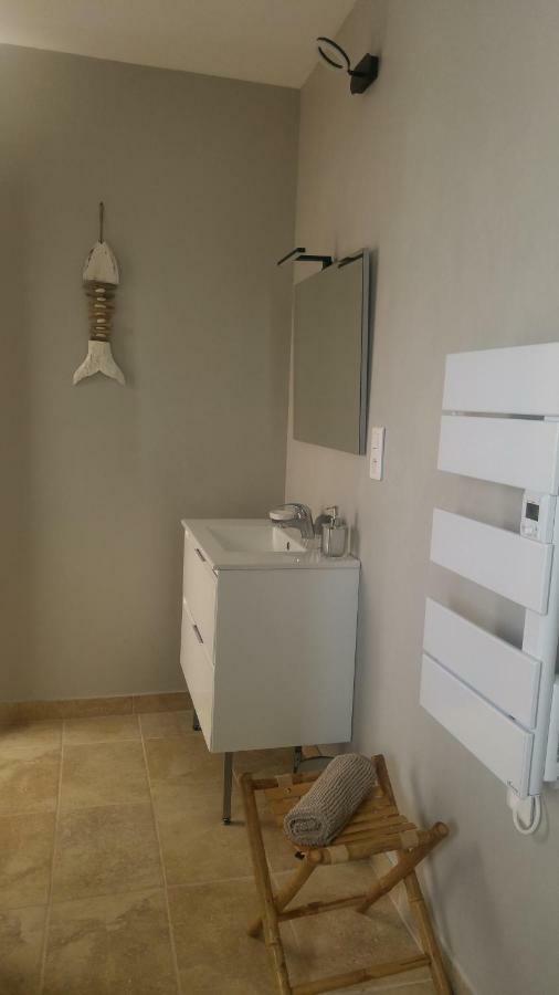 Gite Lapaz/Jacuzzi Prive/Piscine Draguignan Exterior photo